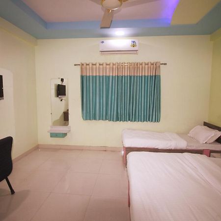 โฮเต็ลสมนัต โซการ์ Hotel โสมนัส ภายนอก รูปภาพ