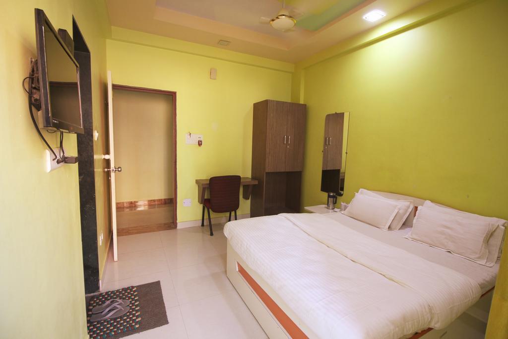 โฮเต็ลสมนัต โซการ์ Hotel โสมนัส ภายนอก รูปภาพ
