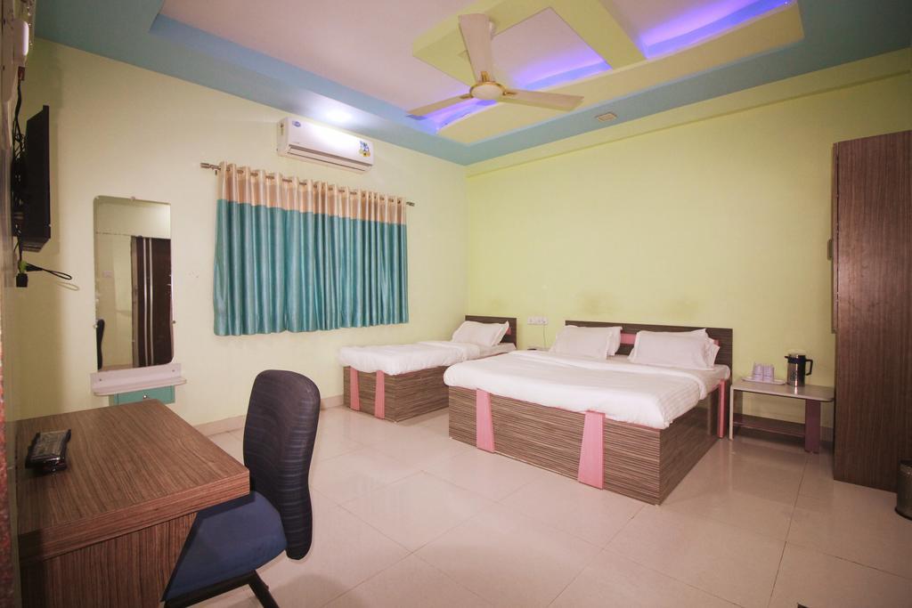 โฮเต็ลสมนัต โซการ์ Hotel โสมนัส ภายนอก รูปภาพ
