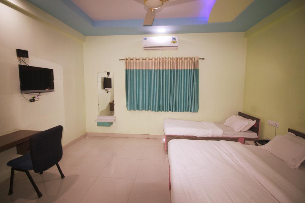 โฮเต็ลสมนัต โซการ์ Hotel โสมนัส ภายนอก รูปภาพ
